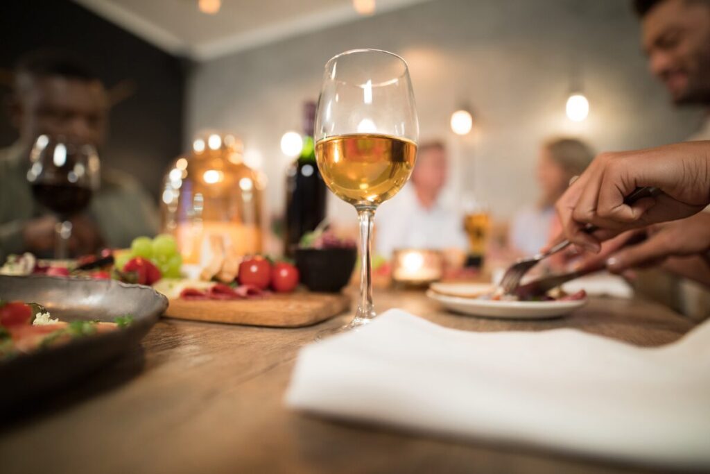 Savor the Flavors: A Local’s Guide to the Best Dining Spots in Islip Hamlet